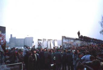 The newly opened border crossing on Potsdamer Platz, 12 November 1989